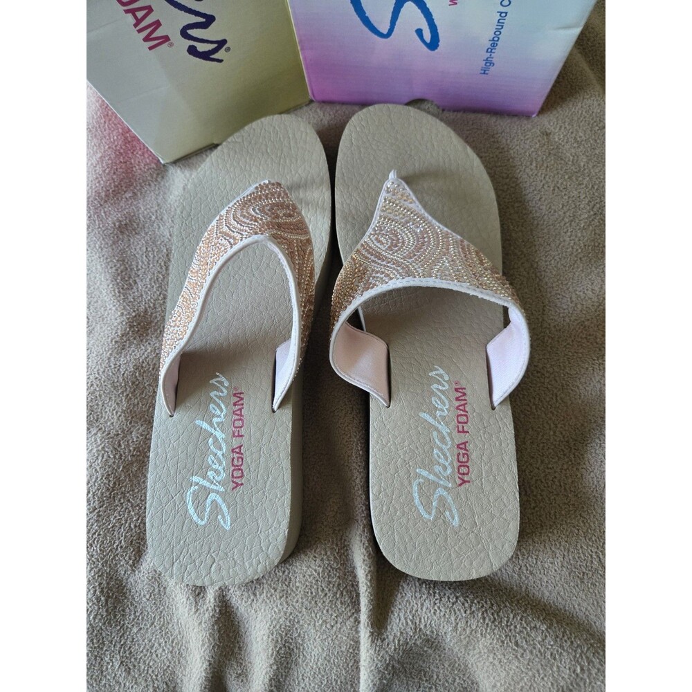 Skechers Women's Yoga Foam Thong Wedge Sandals Blush Rhinestone Sz 9